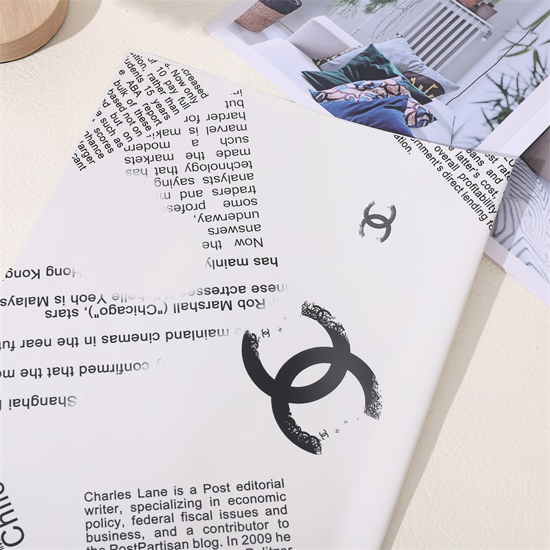 Hârtie de împachetat marca Chanel
