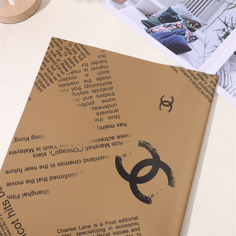 Hârtie de împachetat marca Chanel