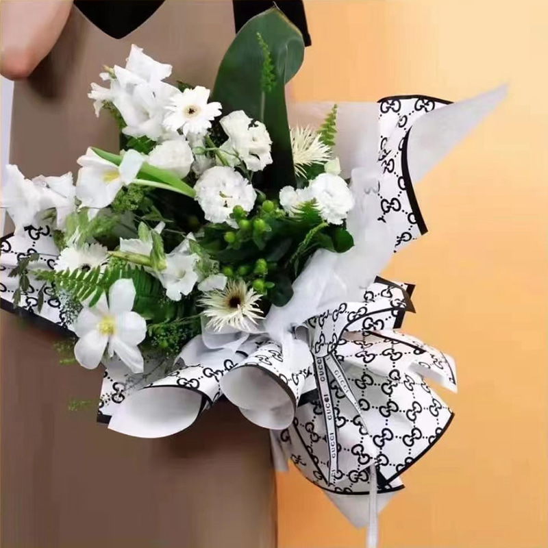 Hârtie de împachetat G-Flower la modă