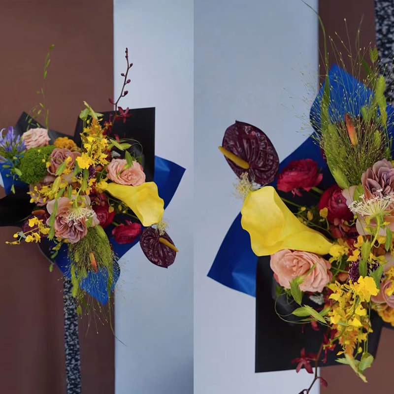 Hârtie de împachetat cu buchet de flori degradat premium