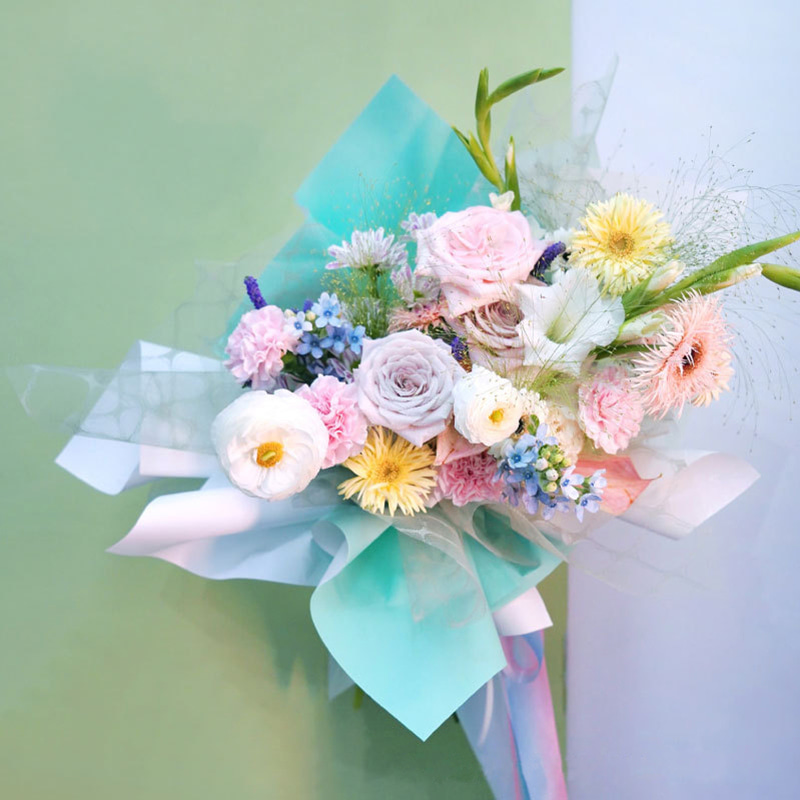 Hârtie de împachetat cu buchet de flori degradat premium