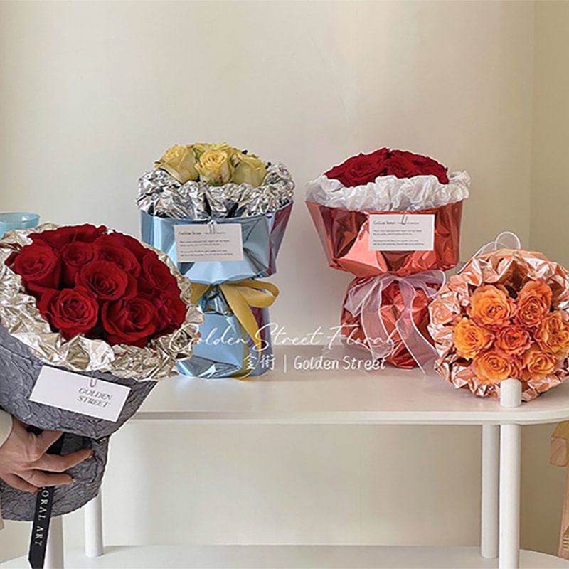 Hârtie de împachetat cu buchet în oglindă