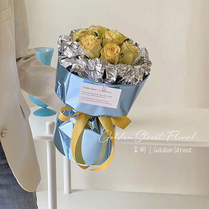 Hârtie de împachetat cu buchet în oglindă