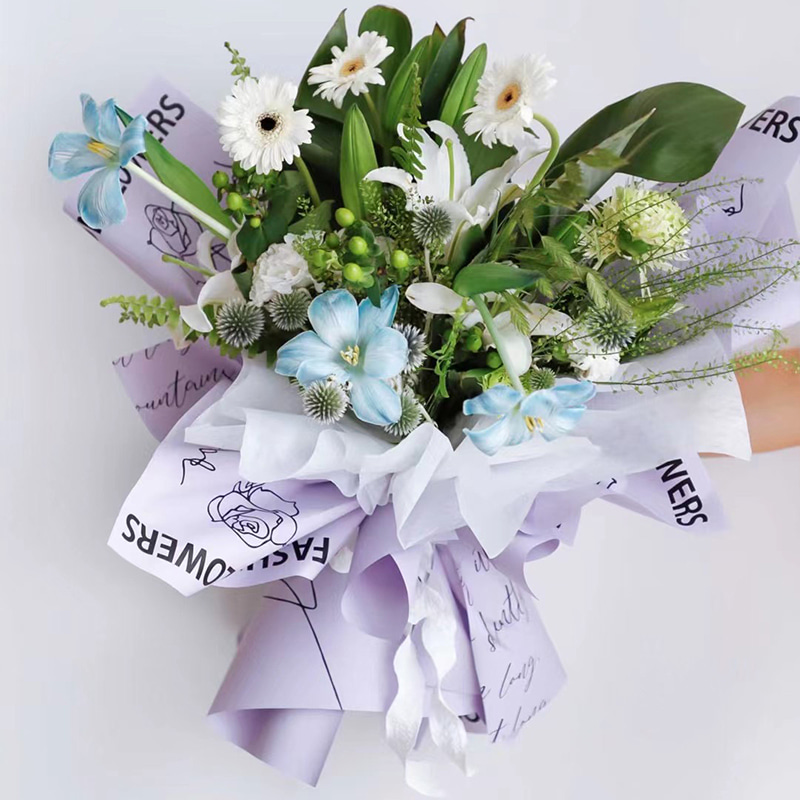 Hârtie de împachetat Flower Love-Buquet cu model de trandafiri